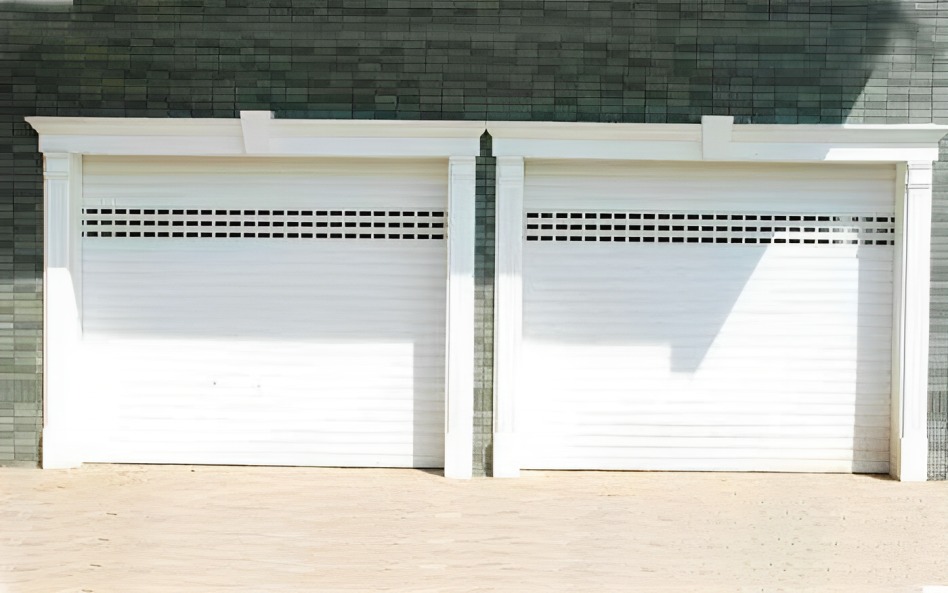 Aluminum alloy roller shutter door for personal warehouse