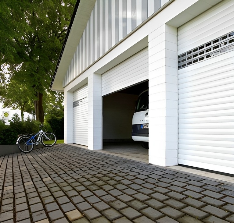 Roller shutter door for garage