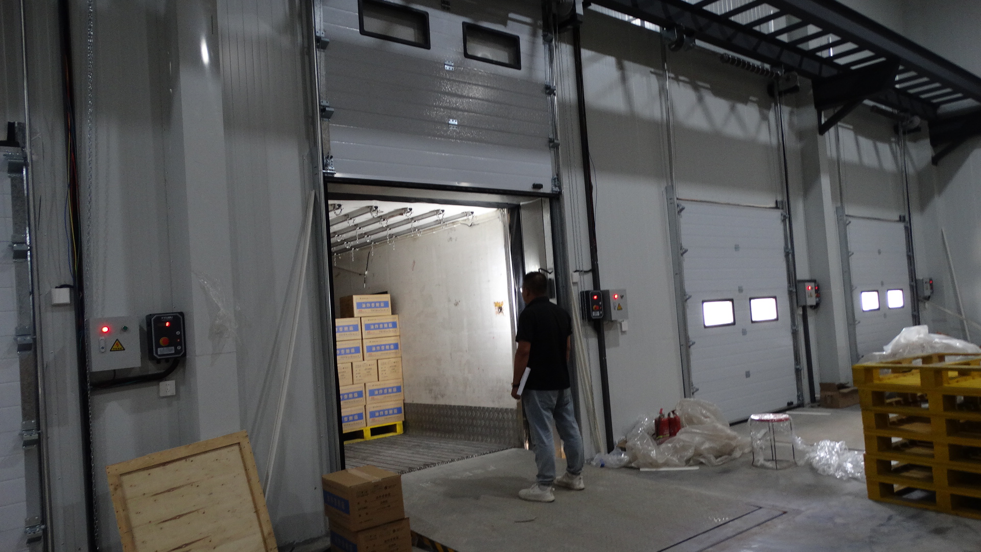 Industrial sectional door