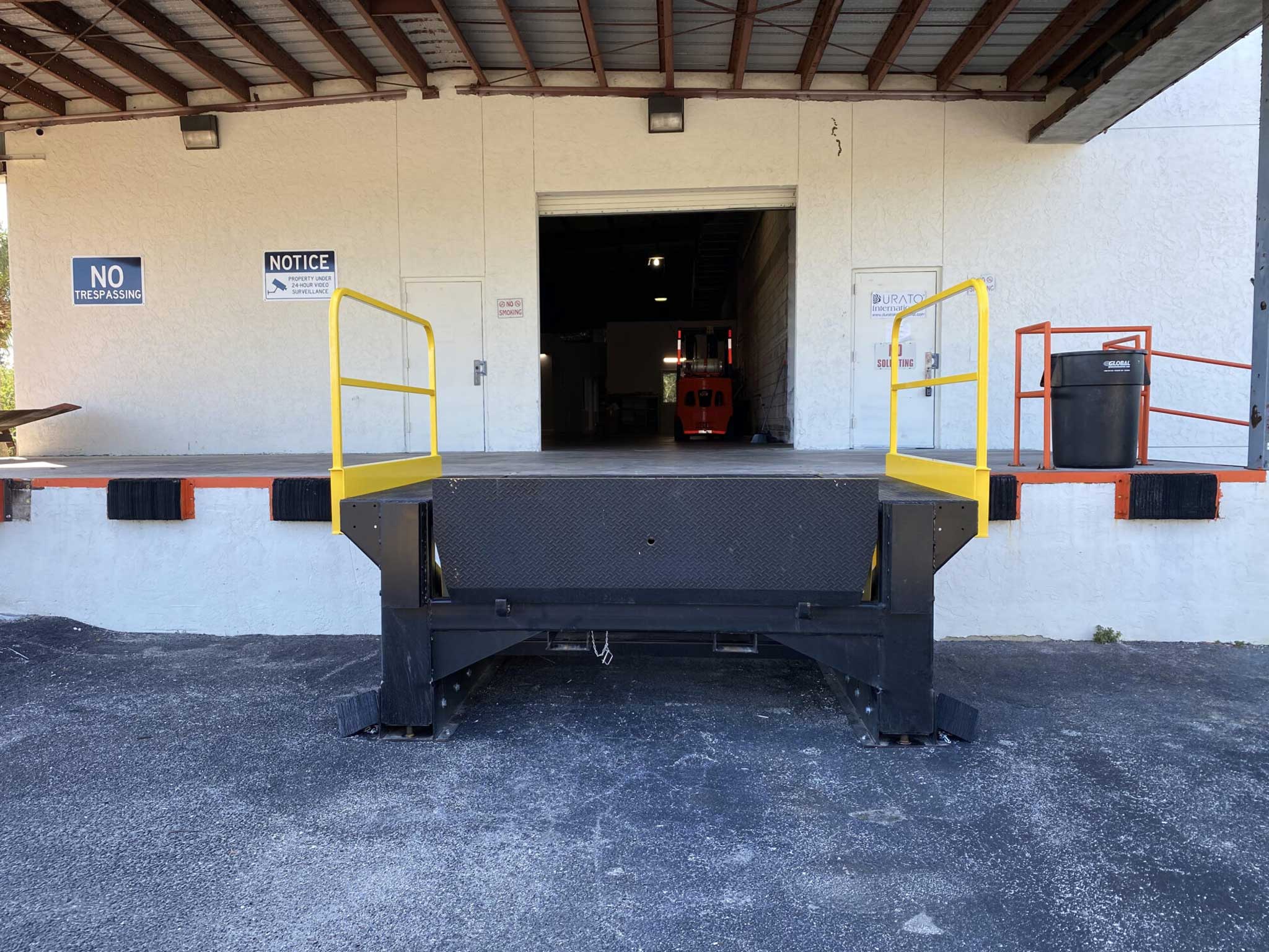 adjustable warehouse dock levelers