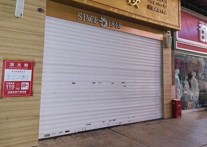 manual roll up doors