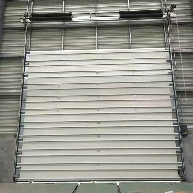 Super Size Windproof Insulated with Rib Industrial Sectional Door