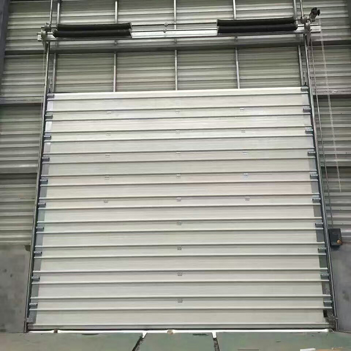 Super Size Windproof Insulated with Rib Industrial Sectional Door