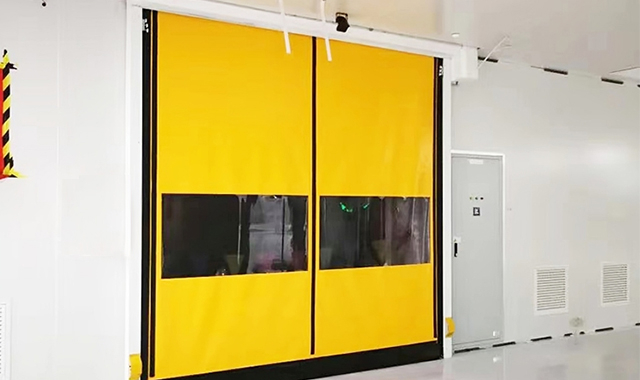 Zipper high speed door